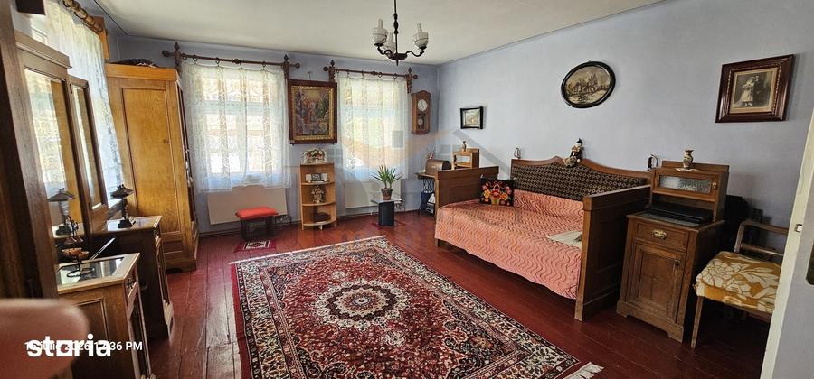Casă cu 5 camere cu Teren 300 Mp în Schei