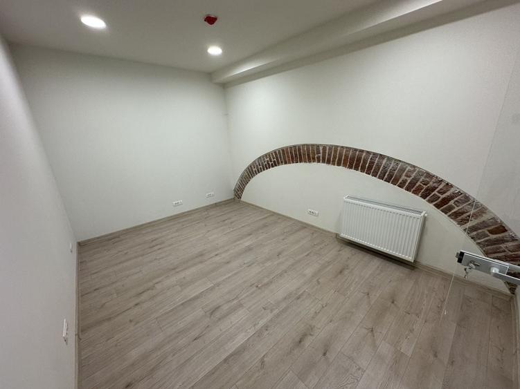 Birou, de 31.700000762939 mp, în Ultracentral