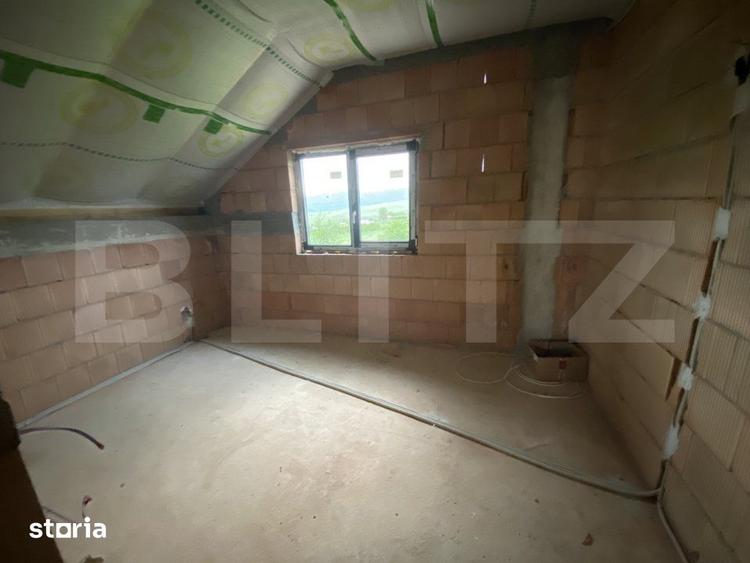 Casă cu 4 camere cu Teren 700 Mp în Meseșenii de Jos