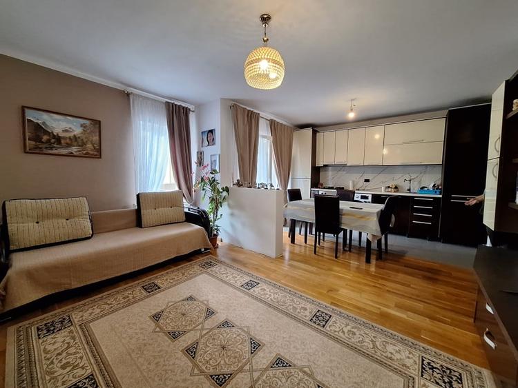 Apartament cu 3 camere semidecomandat, mobilat în Florești — fotografia 1