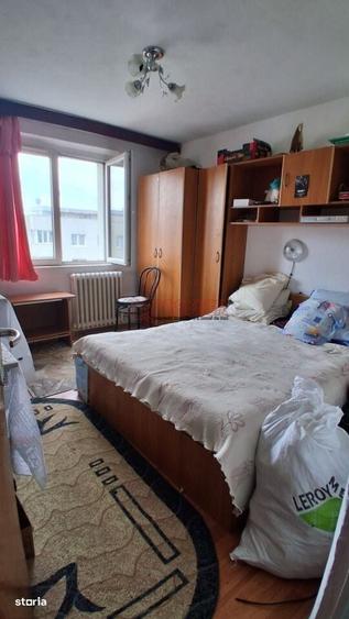 Apartament cu 3 camere decomandat în Dristor