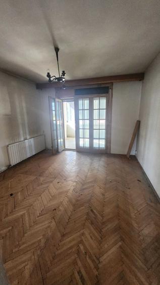 Apartament cu 4 camere decomandat în Complex Studențesc