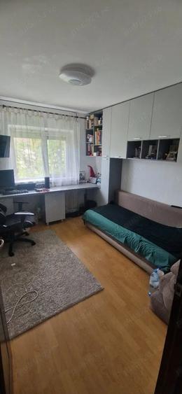 Apartament cu 3 camere decomandat, mobilat în Canta