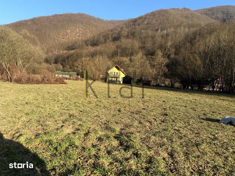 Teren de 1100 mp, în Gilău