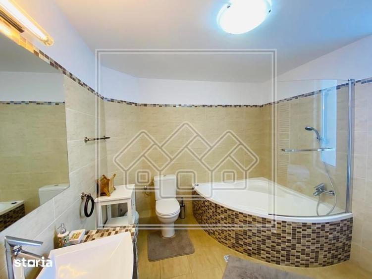 Apartament cu 3 camere decomandat în Calea Dumbrăvii