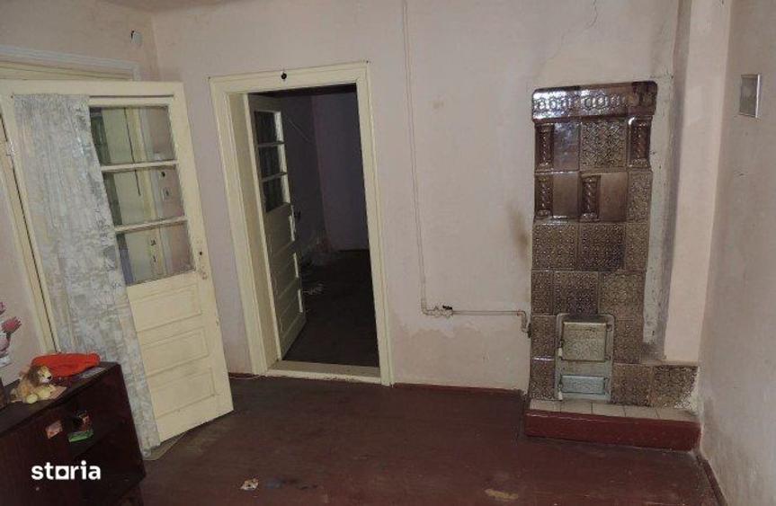 Casă cu 4 camere în Corlătești