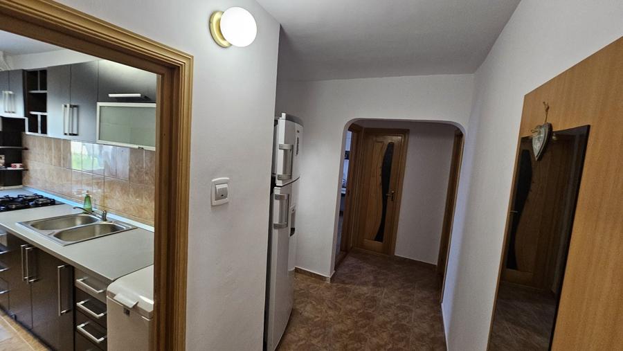 Apartament cu 2 camere decomandat în Valea Adâncă