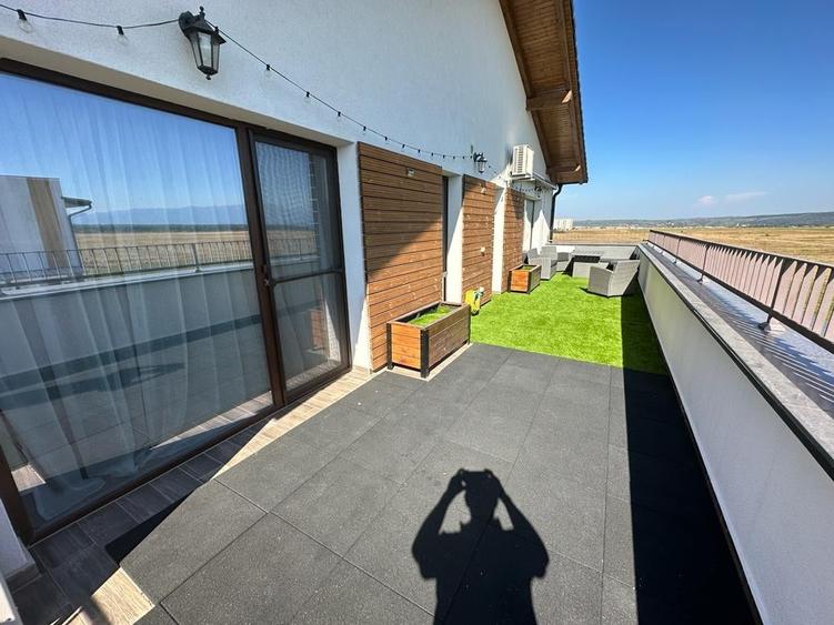 Penthouse cu 3 camere decomandat, mobilat în Arhitecților - Calea Cisnădiei