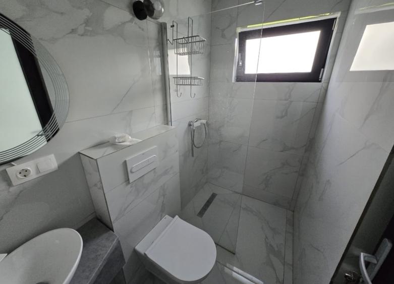 Casă individuală cu 3 camere cu Canalizare în Periferie