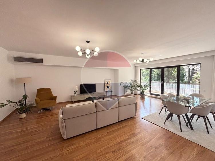 Apartament cu 4 camere decomandat, mobilat în Kiseleff