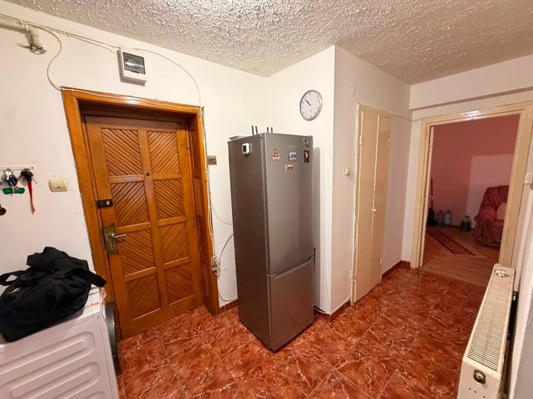 Apartament cu 2 camere decomandat în Colonia Bod