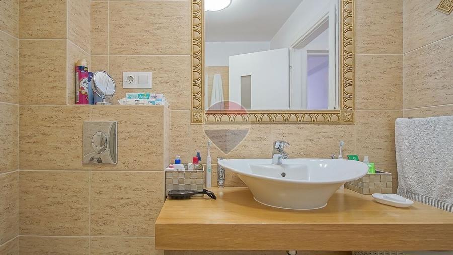Apartament cu 2 camere decomandat, mobilat în Tractorul