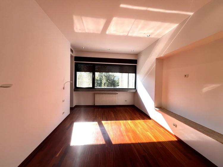 Apartament cu 4 camere decomandat, mobilat în Dorobanți