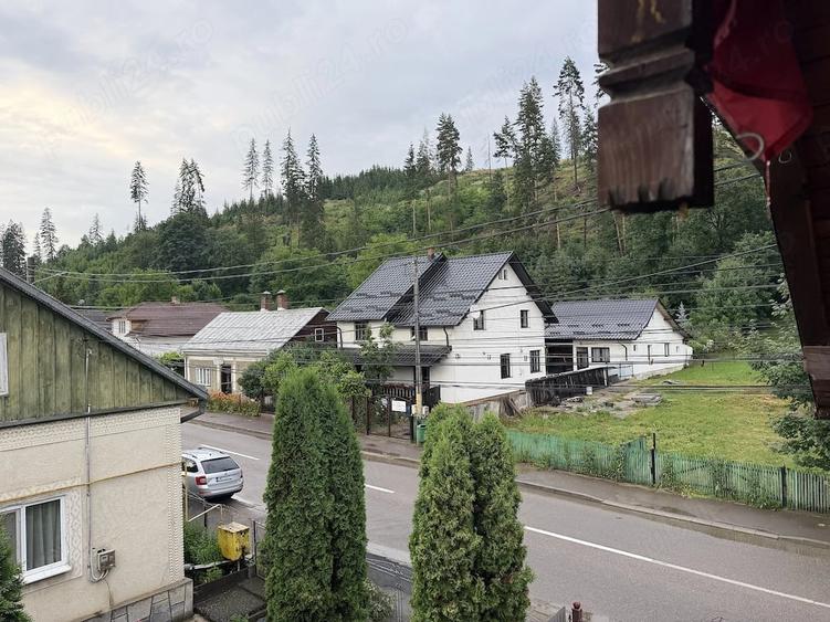 Casă cu 5 camere cu Teren 330 Mp în Central