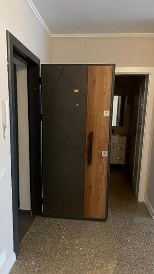 Apartament cu 3 camere semidecomandat în Florești