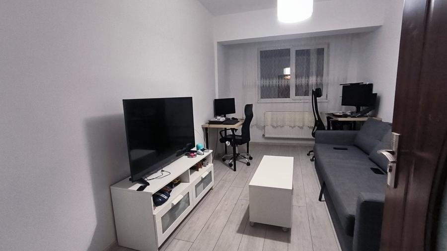 Apartament cu 2 camere decomandat în Peșteana de Jos