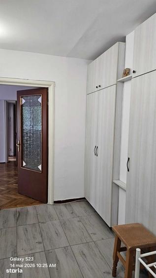 Apartament cu 3 camere semidecomandat în Eminescu