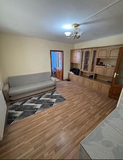 Apartament 2 camere, 45 mp, zona Spital - Bals - 1