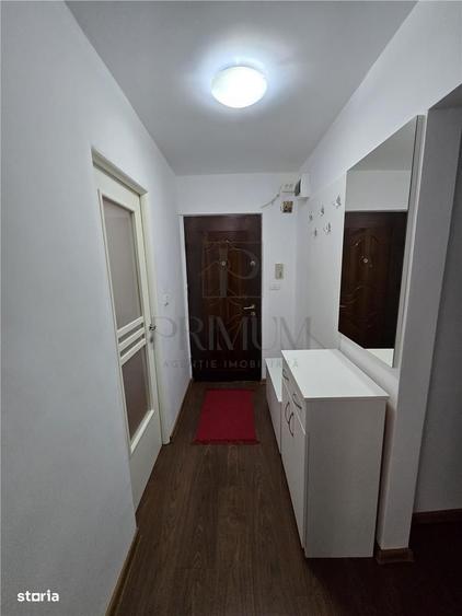 Apartament cu 3 camere decomandat, mobilat în Bucovina