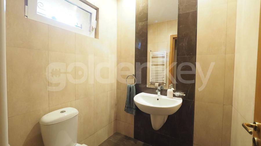 Duplex cu 6 camere cu Piscina în Iancu Nicolae