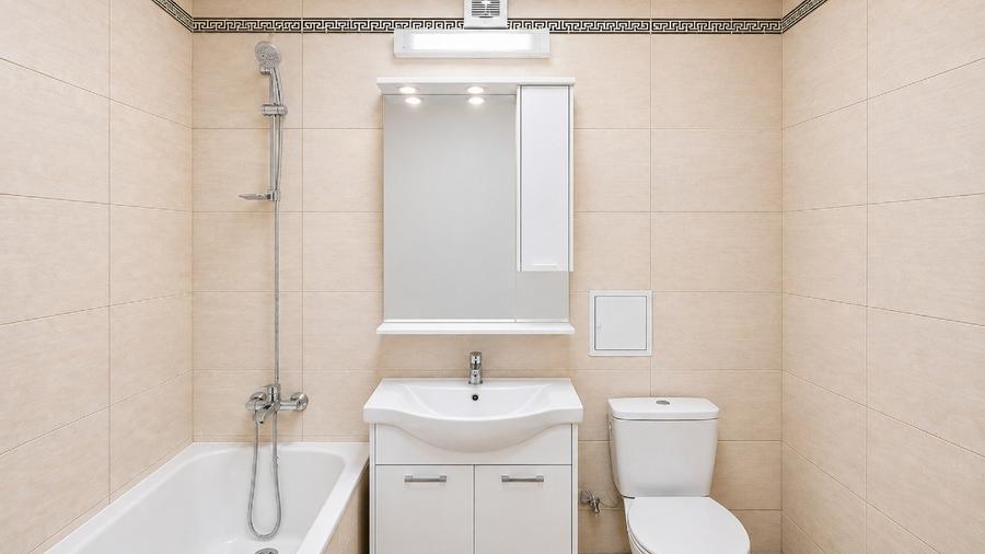 Apartament cu 3 camere decomandat în Titan