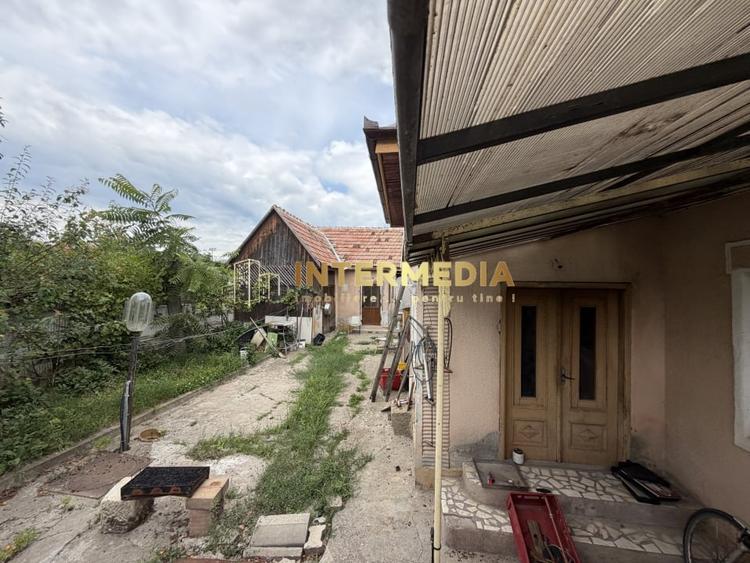 Casă individuală cu 4 camere cu Canalizare în Central