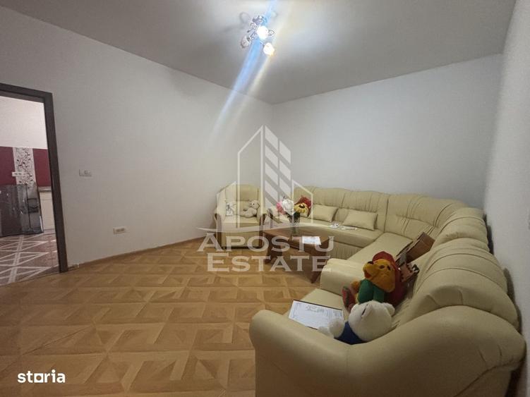 Apartament cu 2 camere semidecomandat în Traian