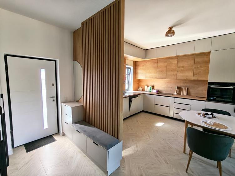 Casă cu 3 camere cu Teren 400 Mp în Bujoreni
