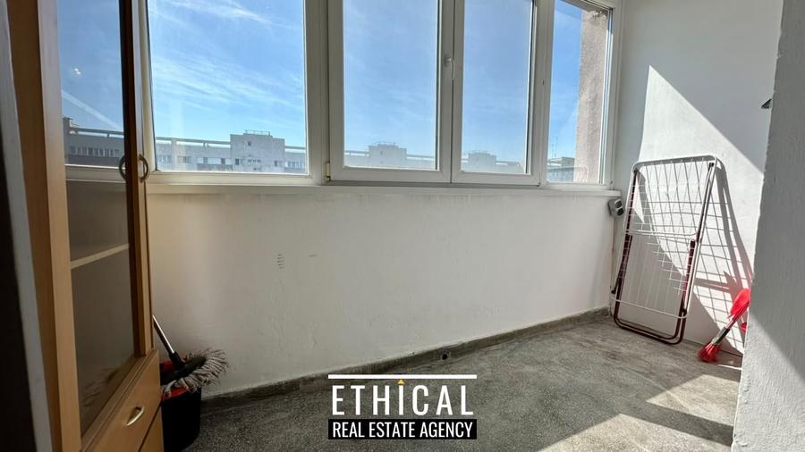 Apartament cu 3 camere semidecomandat, mobilat în Veteranilor