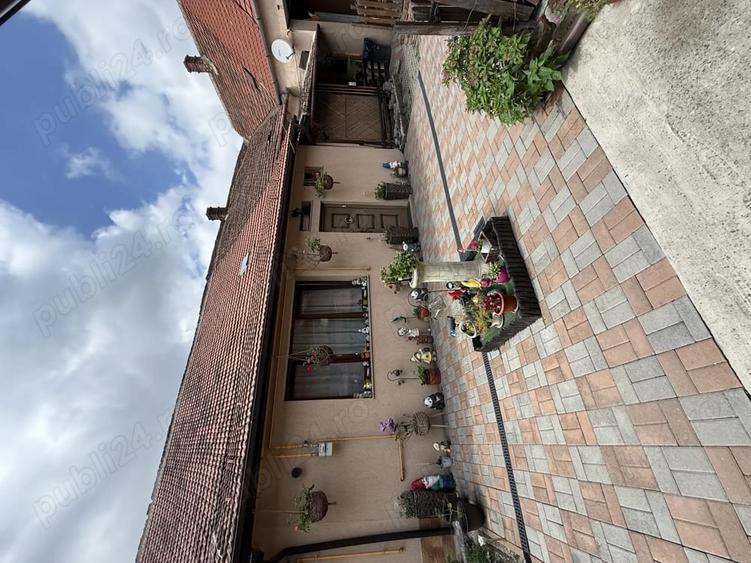 Casă cu 2 camere în Central