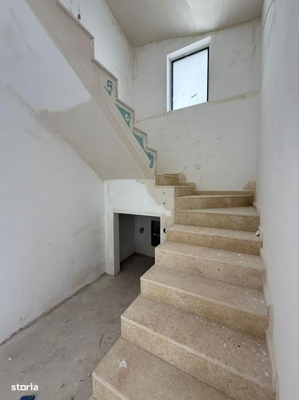 Casă cu 4 camere cu Teren 250 Mp în Prelungirea Ghencea