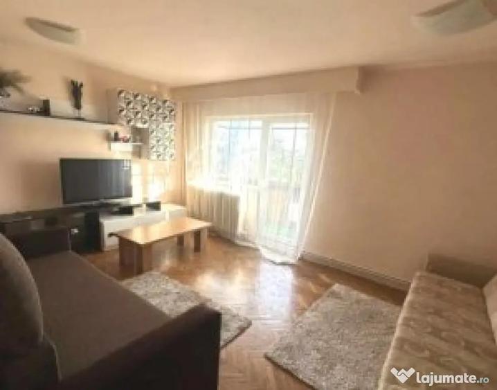Apartament cu 4 camere decomandat în Central