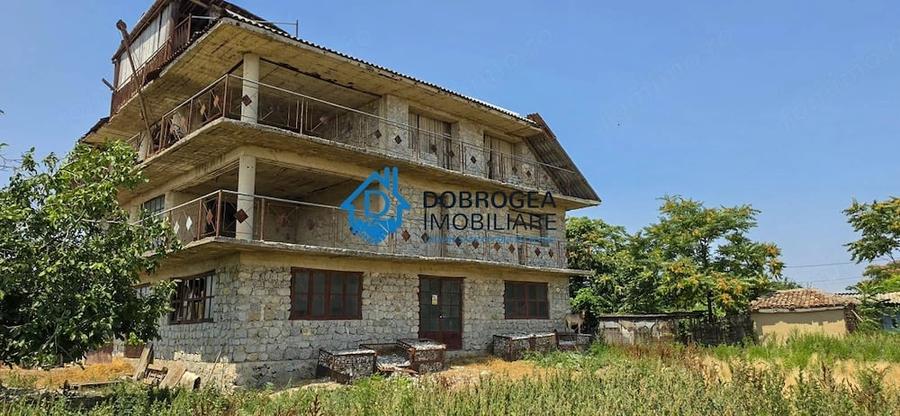 Casă cu 5 camere cu Teren 1250 Mp în Mahmudia