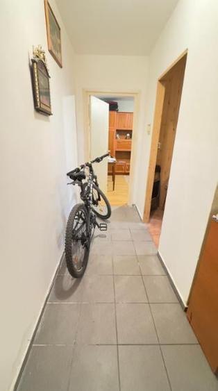 Apartament cu 3 camere decomandat în Noua