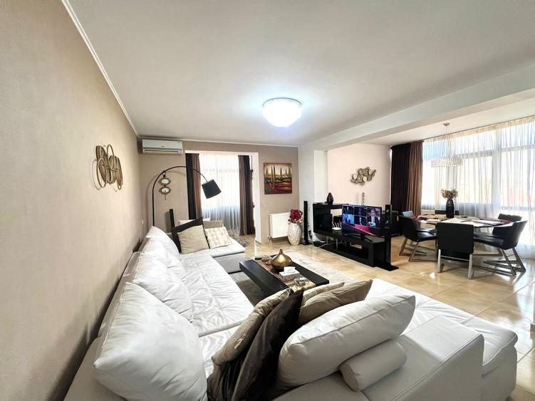 Apartament cu 4 camere decomandat, mobilat în P-ța Alba Iulia