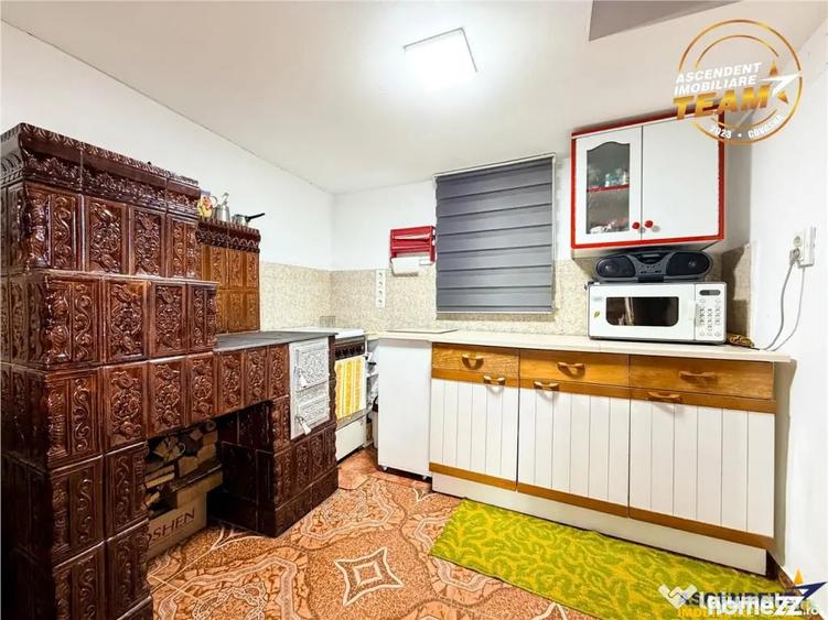 Casă cu 4 camere cu Teren 1315 Mp în Cernat