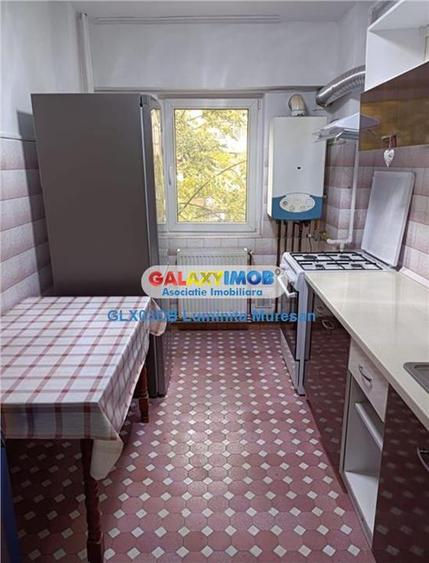 Inchiriere apartament 3 camere decomandat Targoviste Central - 4