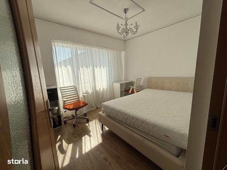 Apartament cu 3 camere decomandat în Independenței