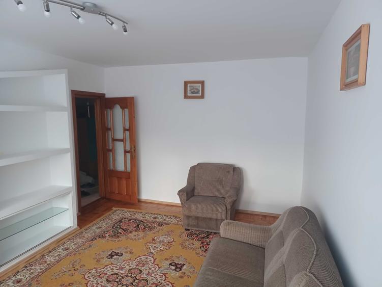 Apartament cu 3 camere decomandat în Sfântu Ilie