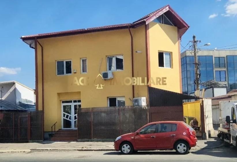 Casă individuală cu 6 camere cu Canalizare în Baicului