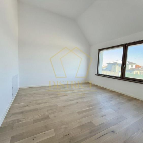Duplex cu 4 camere cu Canalizare în Dumbrăvița