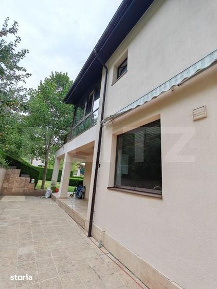 Casă cu 8 camere cu Teren 1000 Mp în Dârste