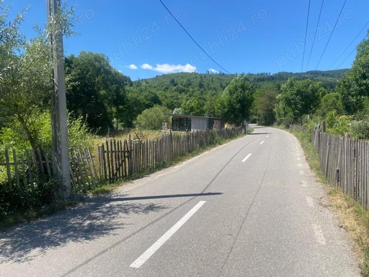 Teren de 2361 mp, în Valea Doftanei