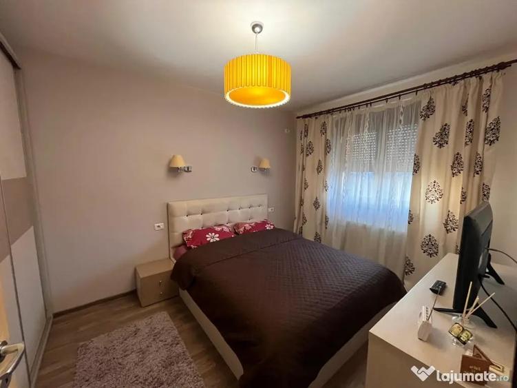 Apartament cu 2 camere semidecomandat, mobilat în Aradului