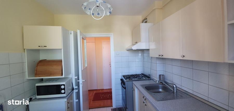 Apartament cu 2 camere semidecomandat în Cristian