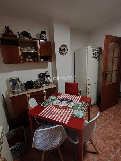 Vand apartament 4 camere parter