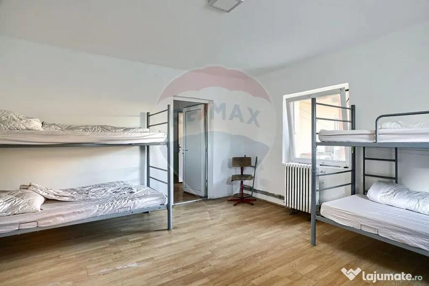 Casă cu 6 camere cu Teren 450 Mp în Central