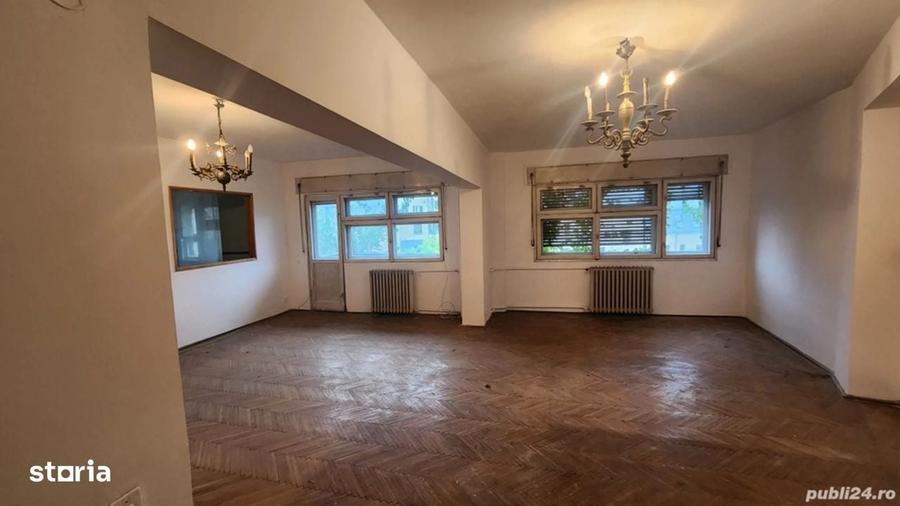 Apartament cu 4 camere în Ultracentral