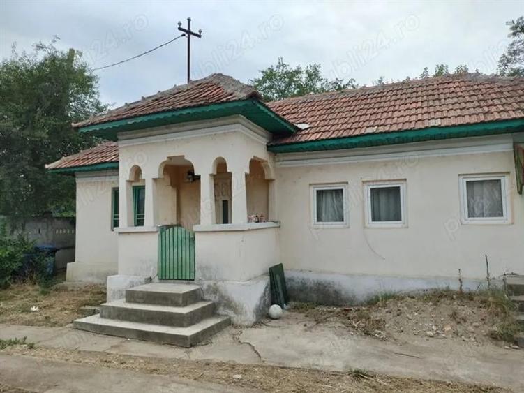 Casă individuală cu 3 camere cu Teren 1382 Mp în Scăești
