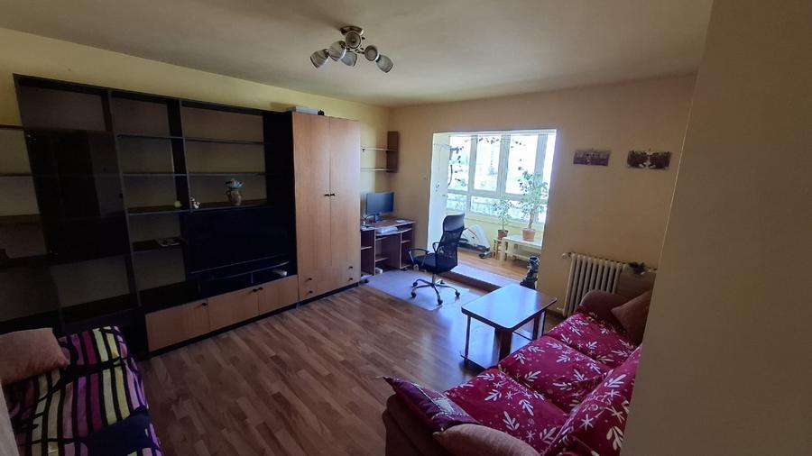 Apartament cu 3 camere decomandat, mobilat în Dristor